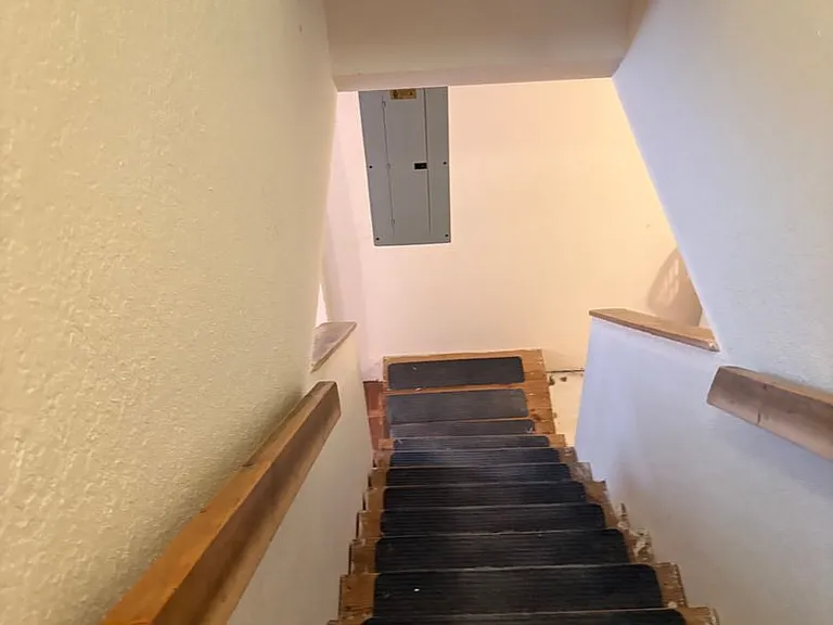 104 Lenwood Ct — Photo 2
