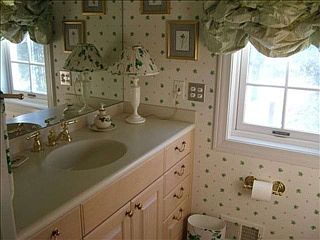 5th image of 406 E Dixon Ave