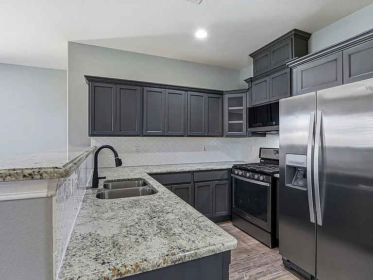 2120 Honour Point Pl — Photo 24