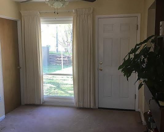 3rd image of 313 Elmwood Dr
