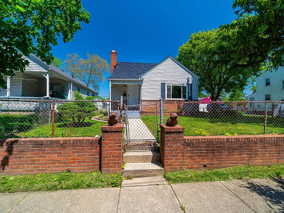 1386 E 19th Ave