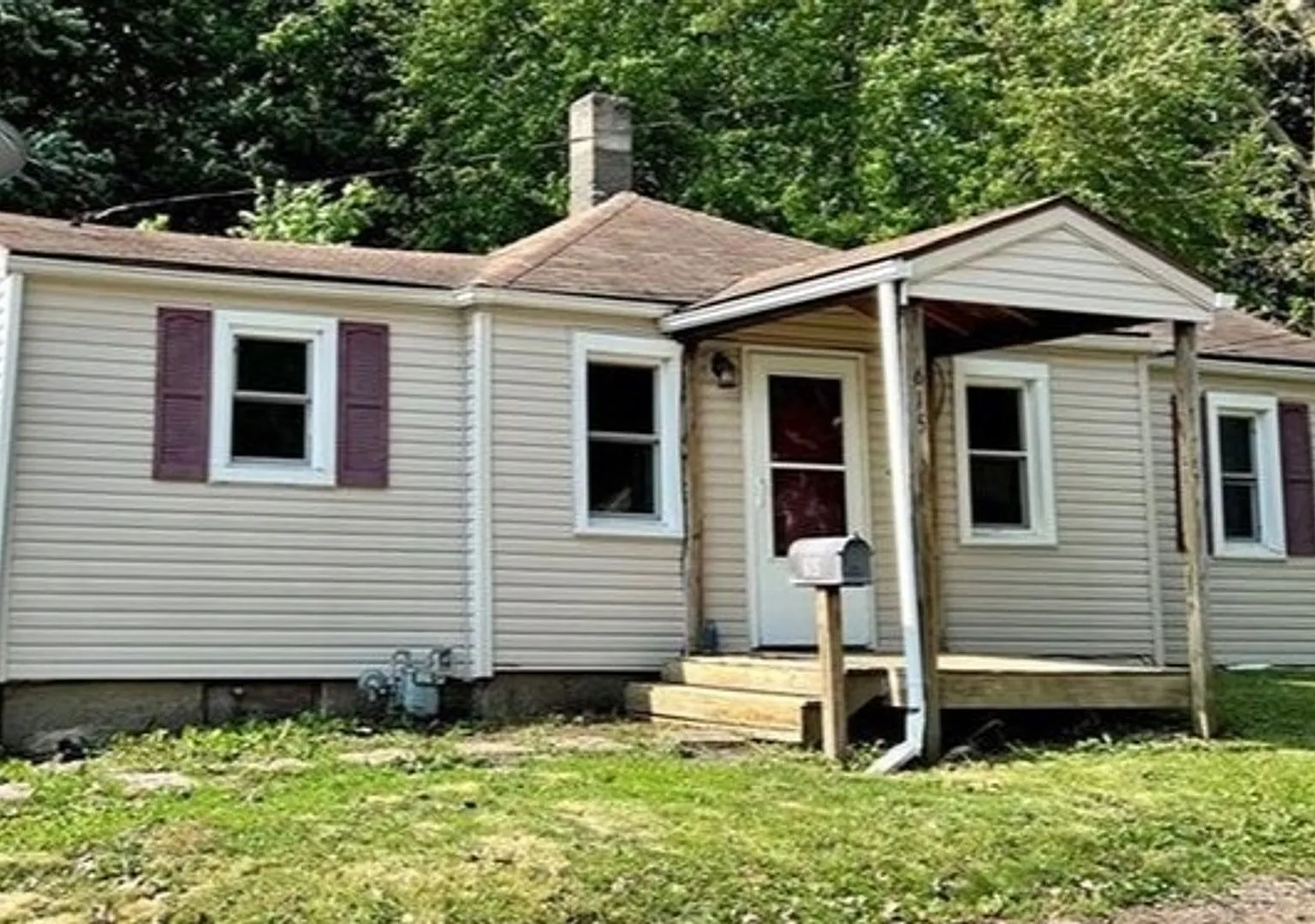 615 Harper Ave 2 bed, 1 bath — Photo 1