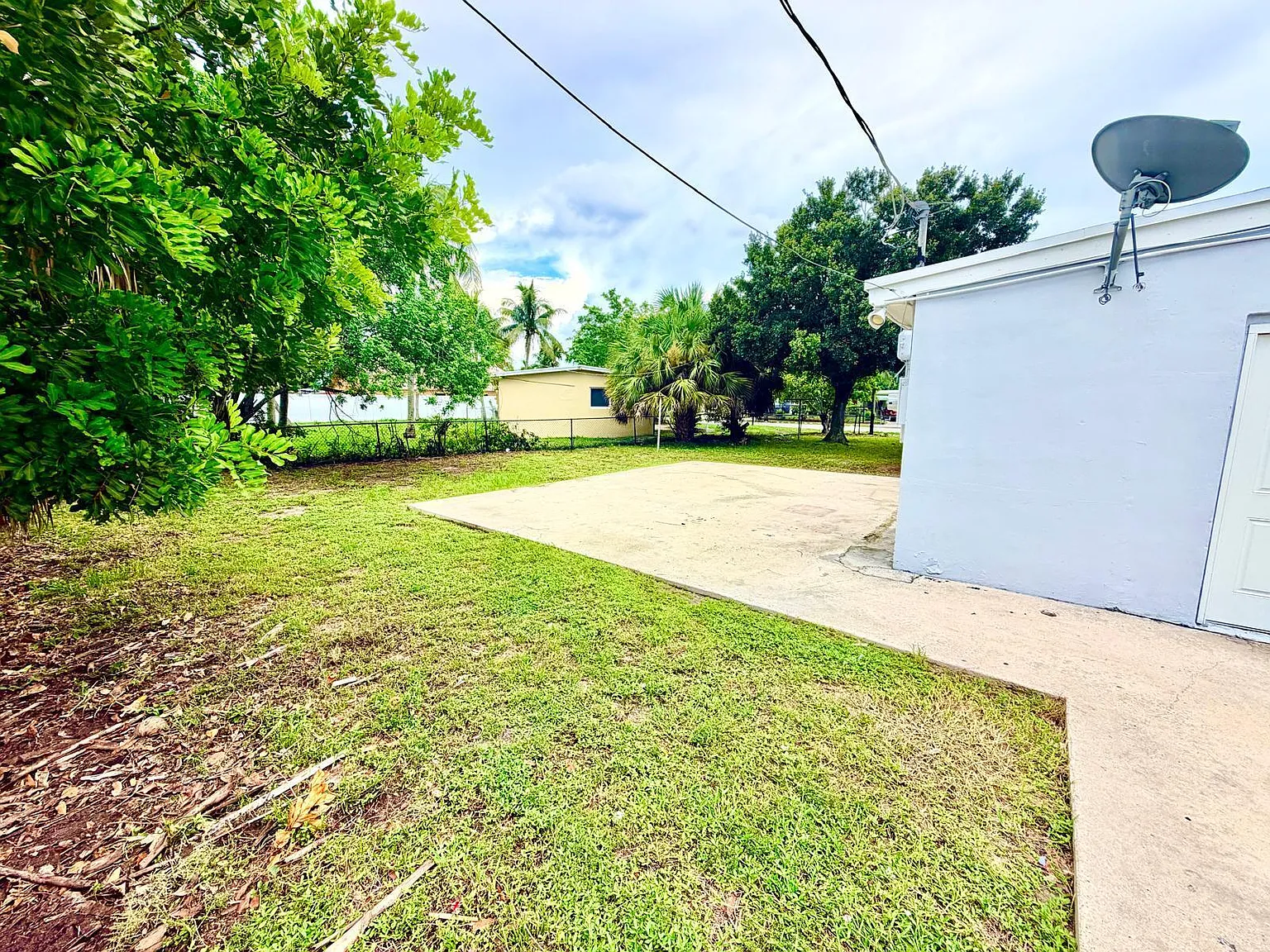 4 bed, 3.0 bath, 1380 sqft, $3,500 — Photo 4