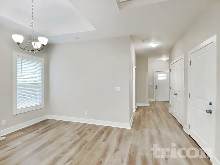 1765 Bridgecrest Dr — Photo 4