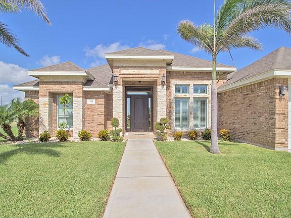 3rd image of 213 Palm Blvd