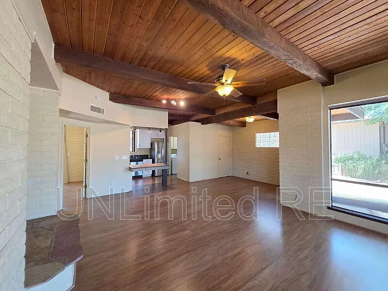 355 Canyon Diablo Rd — Photo 3