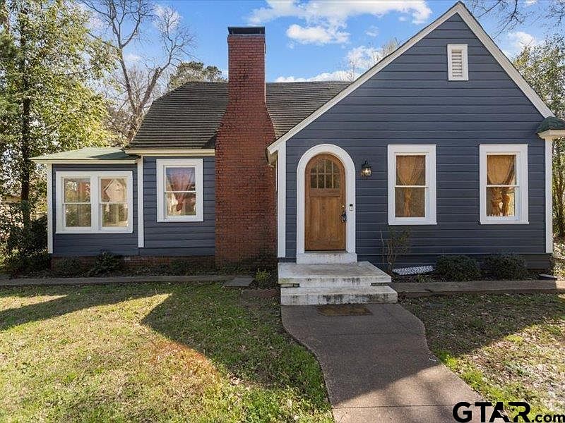 1st image of 604 E Neches St