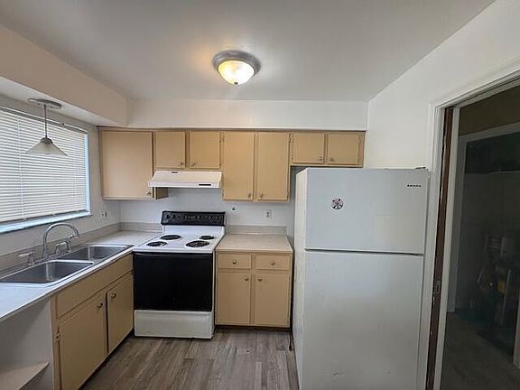 5th image of 19511 Greenfield Rd