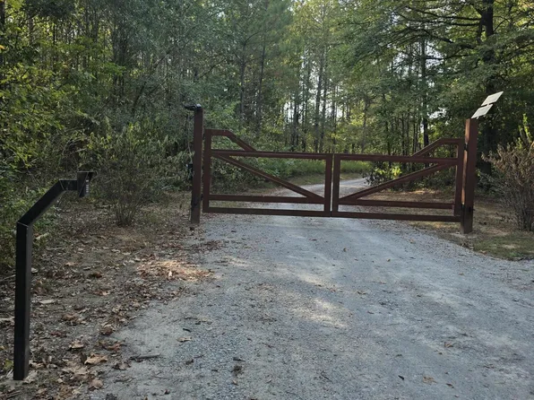 3301 Christmasville Cv, Jackson, TN 38305