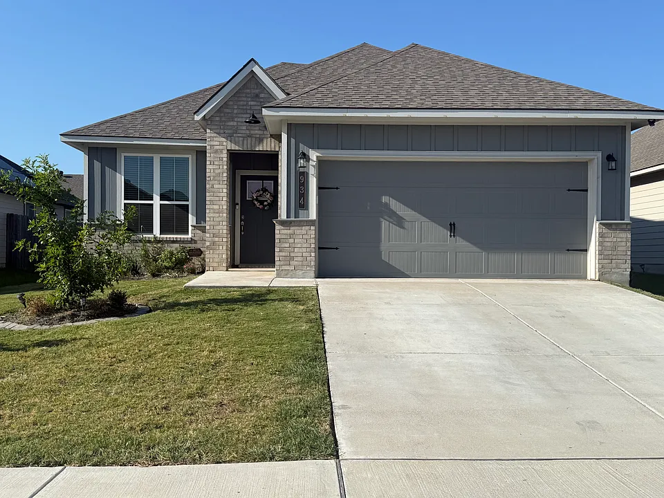 934 James Parker Cir