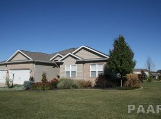 411 Hannah Dr, Germantown Hills, IL 61548