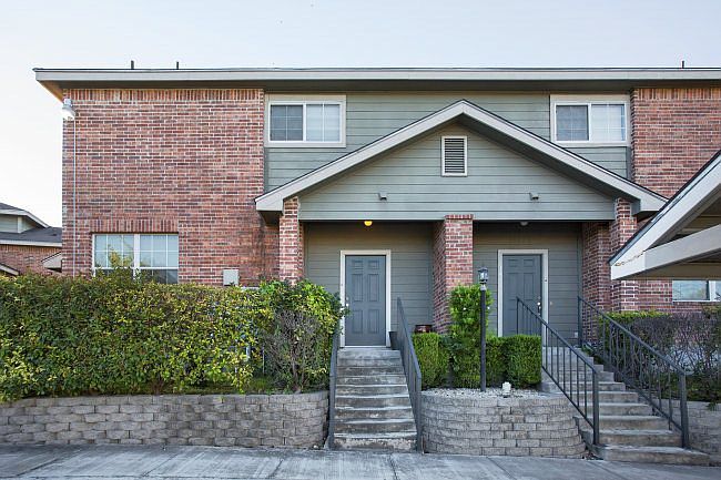 1st image of 139 Chapel Hill Cir