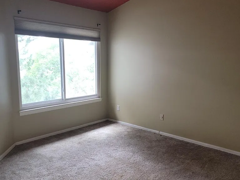 1074 Acapulco Ct — Photo 8