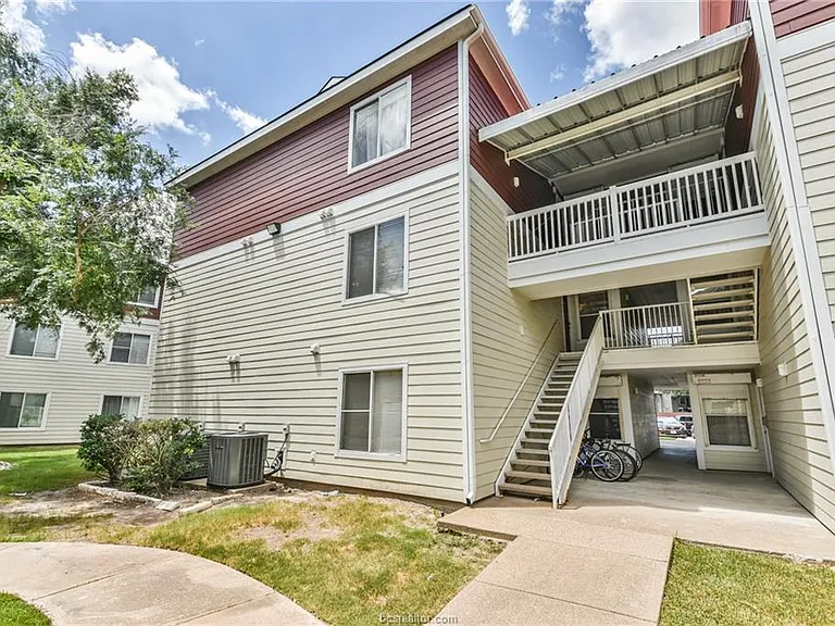 529 Parkway #203 — Photo 35