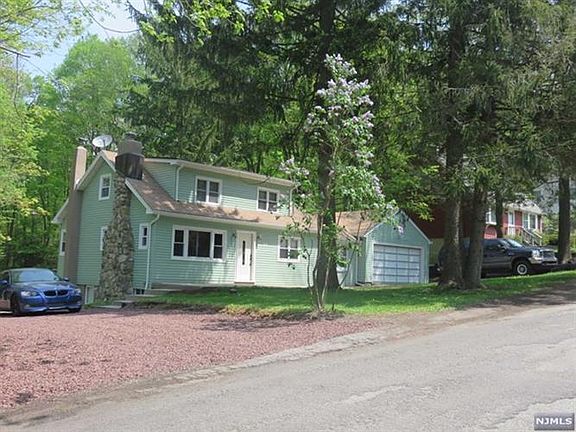 2nd image of 3 Fern Ln