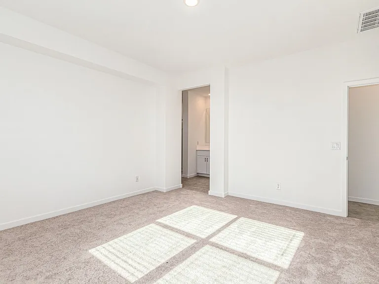 8821 W Agora Ln — Photo 13