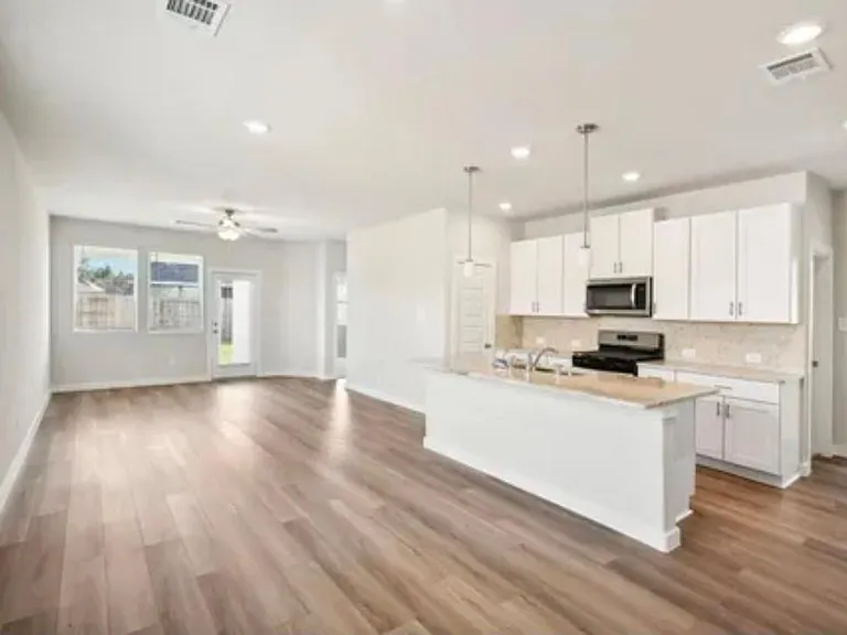 9450 Herons Preserve — Photo 4
