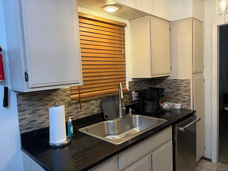 5742 N London Ave — Photo 3