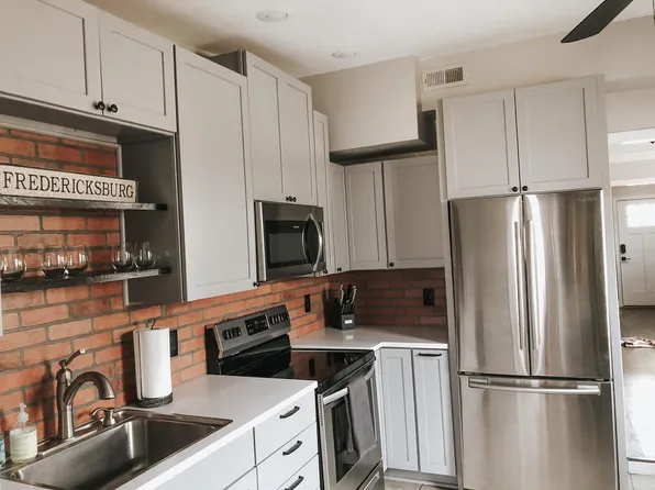 217 Prince Edward St, Fredericksburg, VA 22401