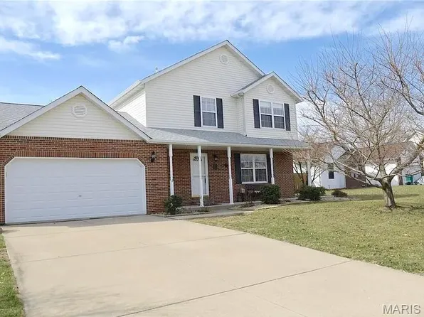 347 Logan Dr, O Fallon, IL 62269