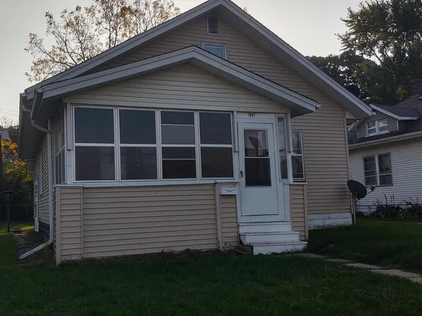 1837 13th St, Rock Island, IL 61201