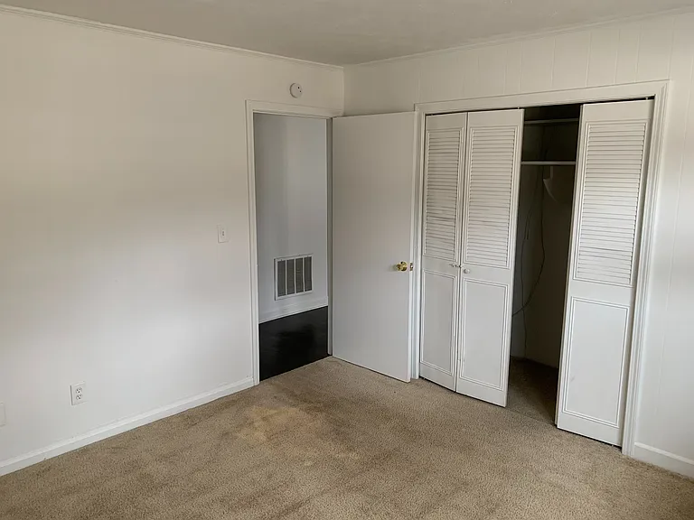 Room 1 (3) Room 1 (3)