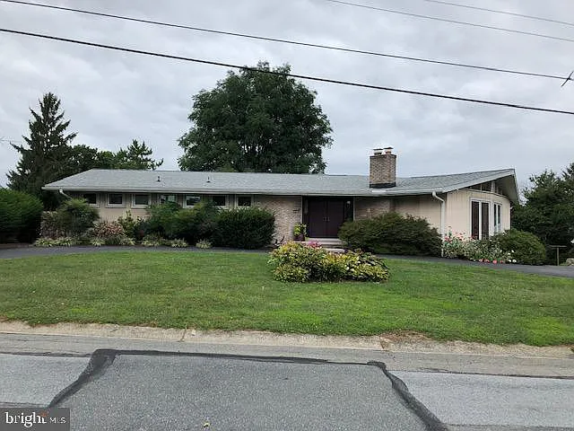 208 Whittier Ln photo 1