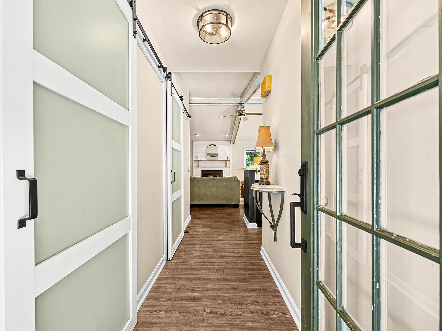 4 bed, 2328 sqft, $4,000 — Photo 3