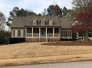 195 Surrey Chase Dr, Social Circle, GA 30025