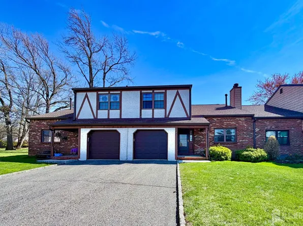 19 Wellington Ct, Sayreville, NJ 08872