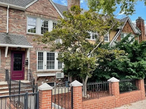 5336 62nd St, Flushing, NY 11378