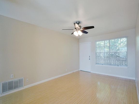 5th image of 300 Crockett St APT 306