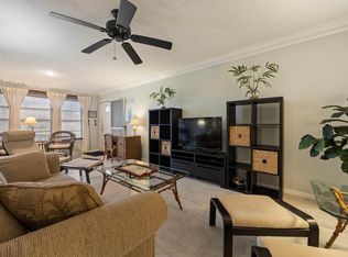 572 High Point Dr APT B, Delray Beach, FL 33445