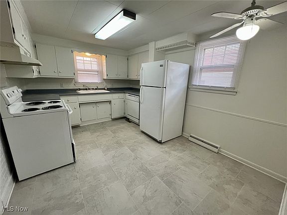 3rd image of 313 Belmont Ave NW
