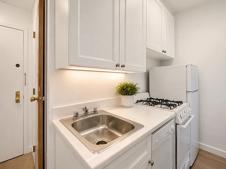 7 Carmine St #23 — Photo 4