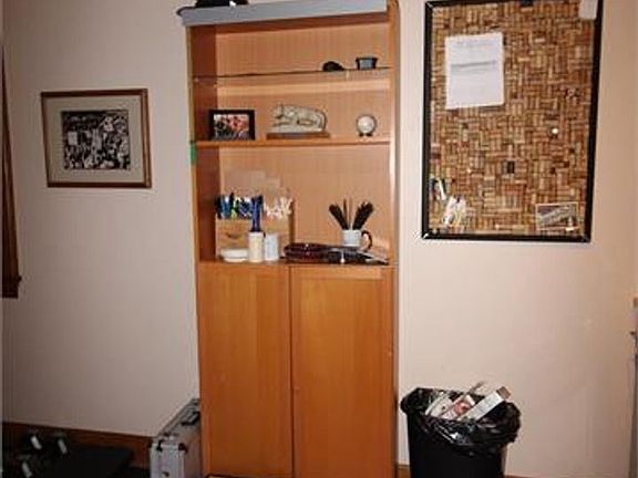 5th image of 1107 Loraine St #1