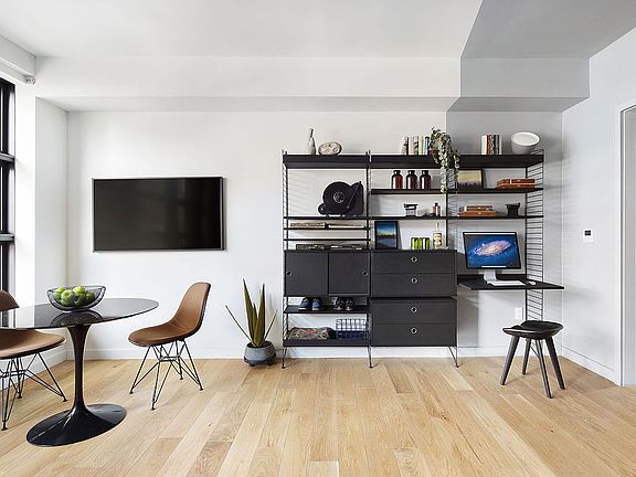 3rd image of 547 W 47th St Room 712