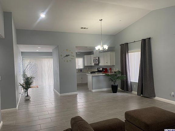 4th image of 10523 East Ave #14