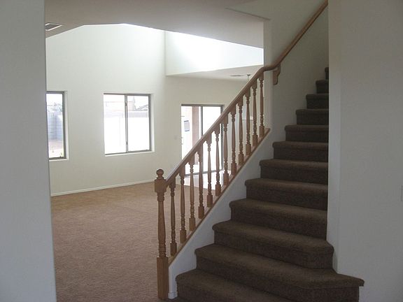 Foyer w/view of Family Room