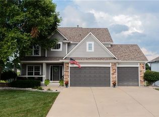 17809 Greyhawk Ridge Dr, Smithville, MO 64089