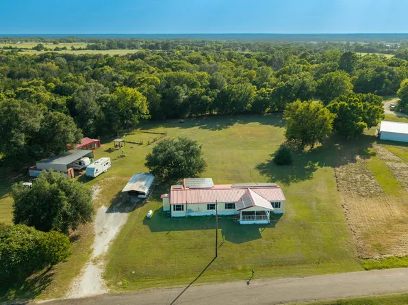 106 Lcr 439, Mexia, TX 76667