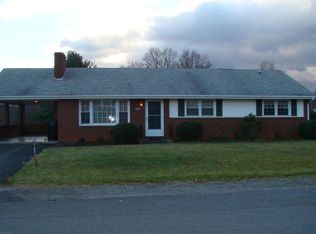 4318 Fontaine Dr, Roanoke, VA 24018