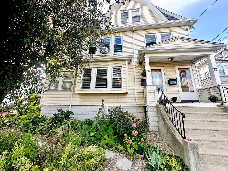 26 Ten Hills Rd #26