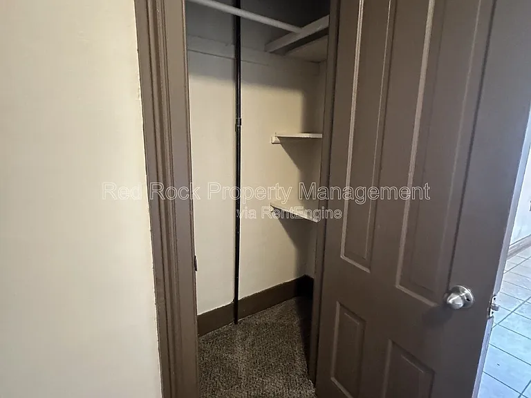 802 McKinley St — Photo 10