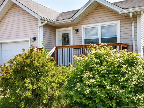 725 Westmorland Rd, Saint John, NB E2J 2H3