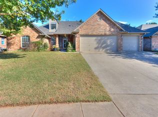421 Daybreak Dr, Norman, OK 73071