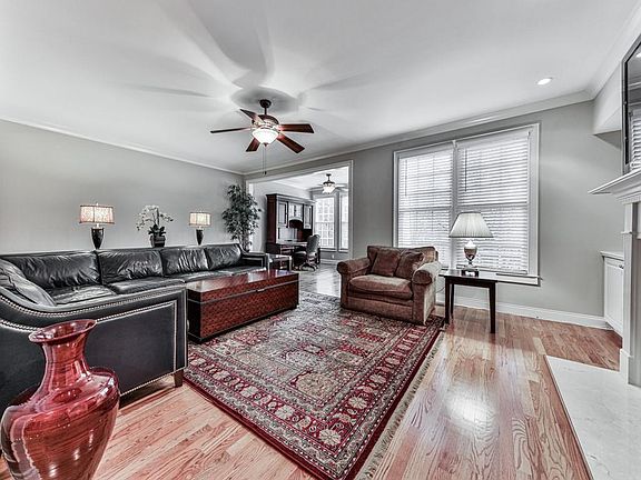 2nd image of 1505 Legacy Cove Ln