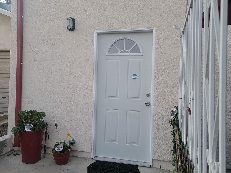 1st image of 1126 W Newmark Ave