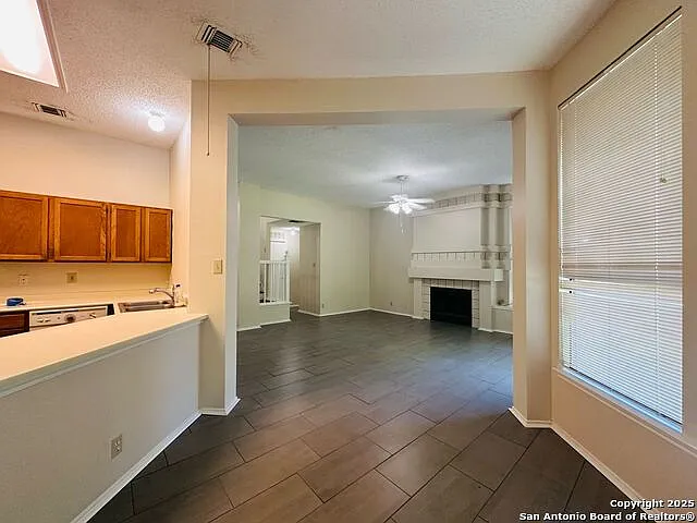 3235 Tree Grove Dr — Photo 10