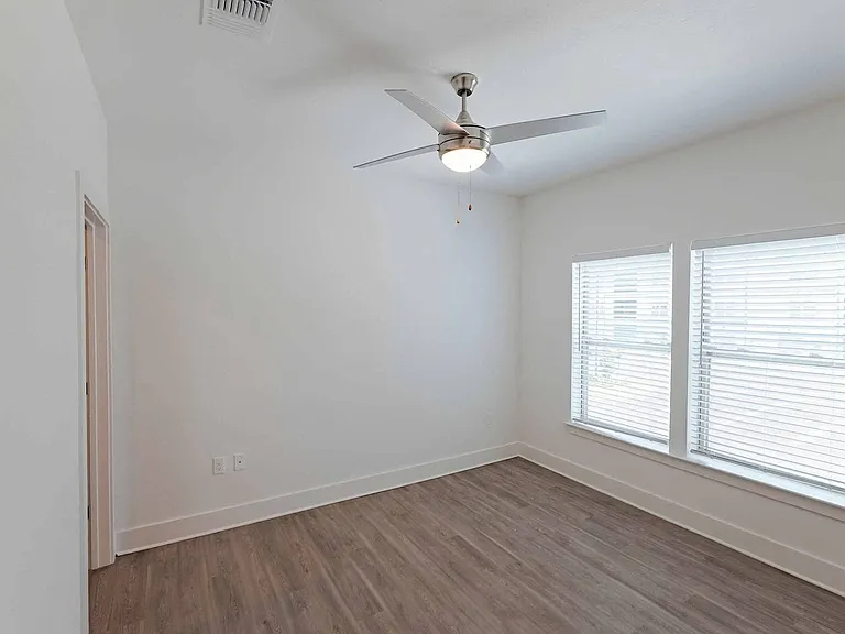 The Parian Luxury Apartments — Photo 128